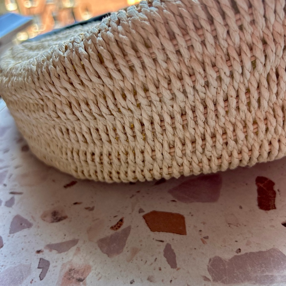 A new day Elegant Cream Woven Women's Bag Excellent condition - Picture 5 of 8